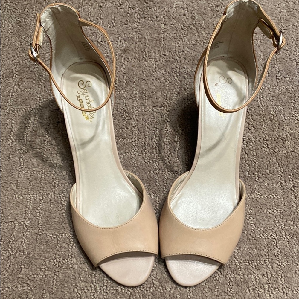 Seychelles Tan Size 7.5 Ankle Strap Kitten Heels Career Wedding Guest